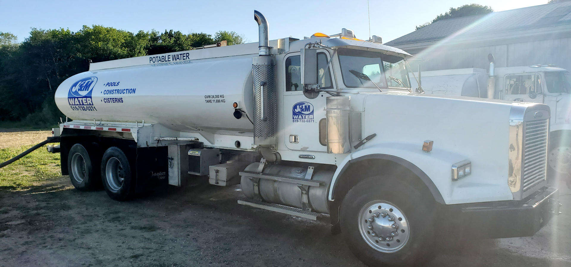 J&M Water Hauling Truck. Water deliveries in Brantford, Brant County and surrounding area.