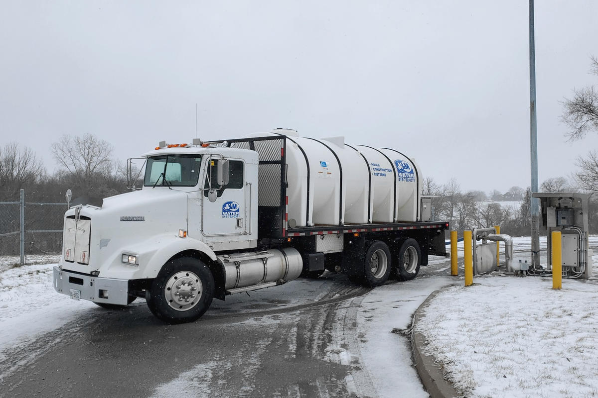 J and M Water Truck Inc. (Brantford) / Water Hauling / Water Delivery Services